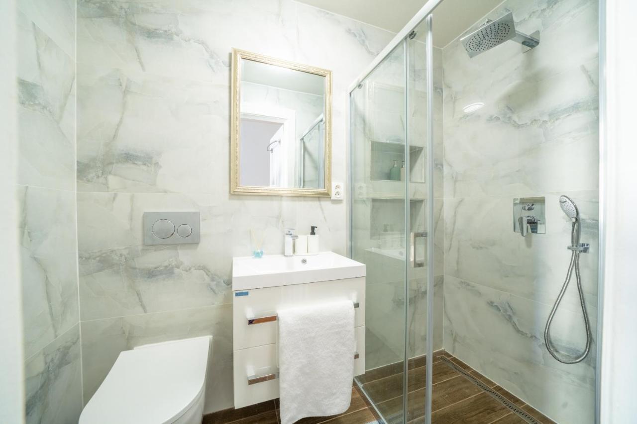 Exclusive Apartment With A View Of Prague Castle And Vltava River Εξωτερικό φωτογραφία