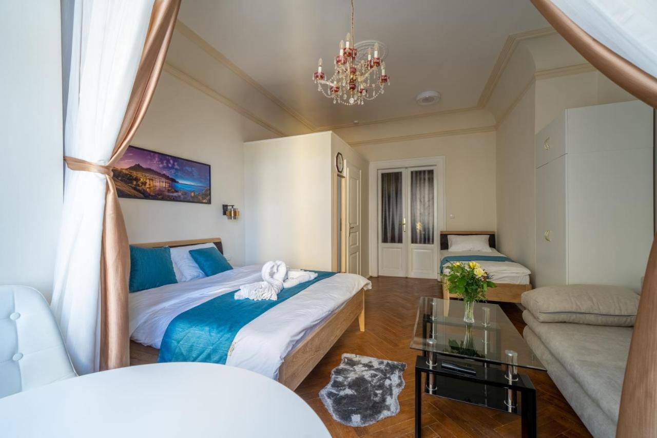 Exclusive Apartment With A View Of Prague Castle And Vltava River Εξωτερικό φωτογραφία